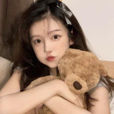 号舱房的女人海报